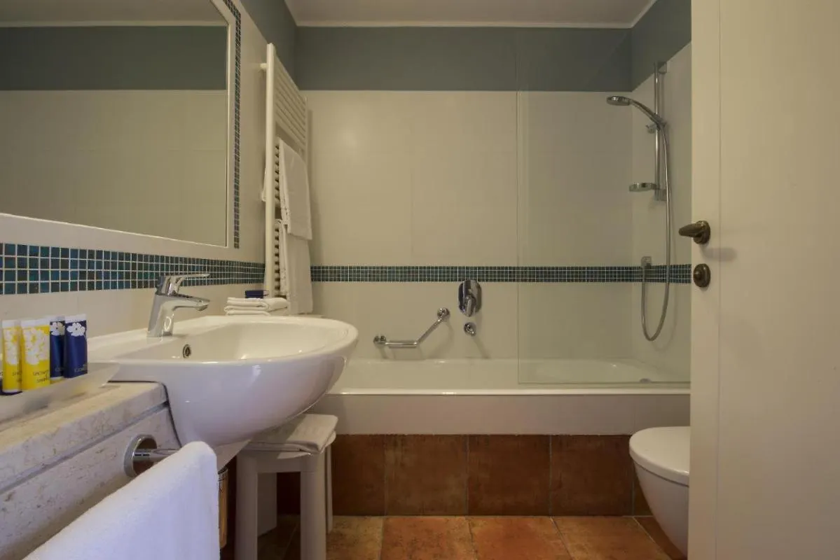 Tranquil Lantana Resort 2 Bedroom Apartments For 7 People Pula