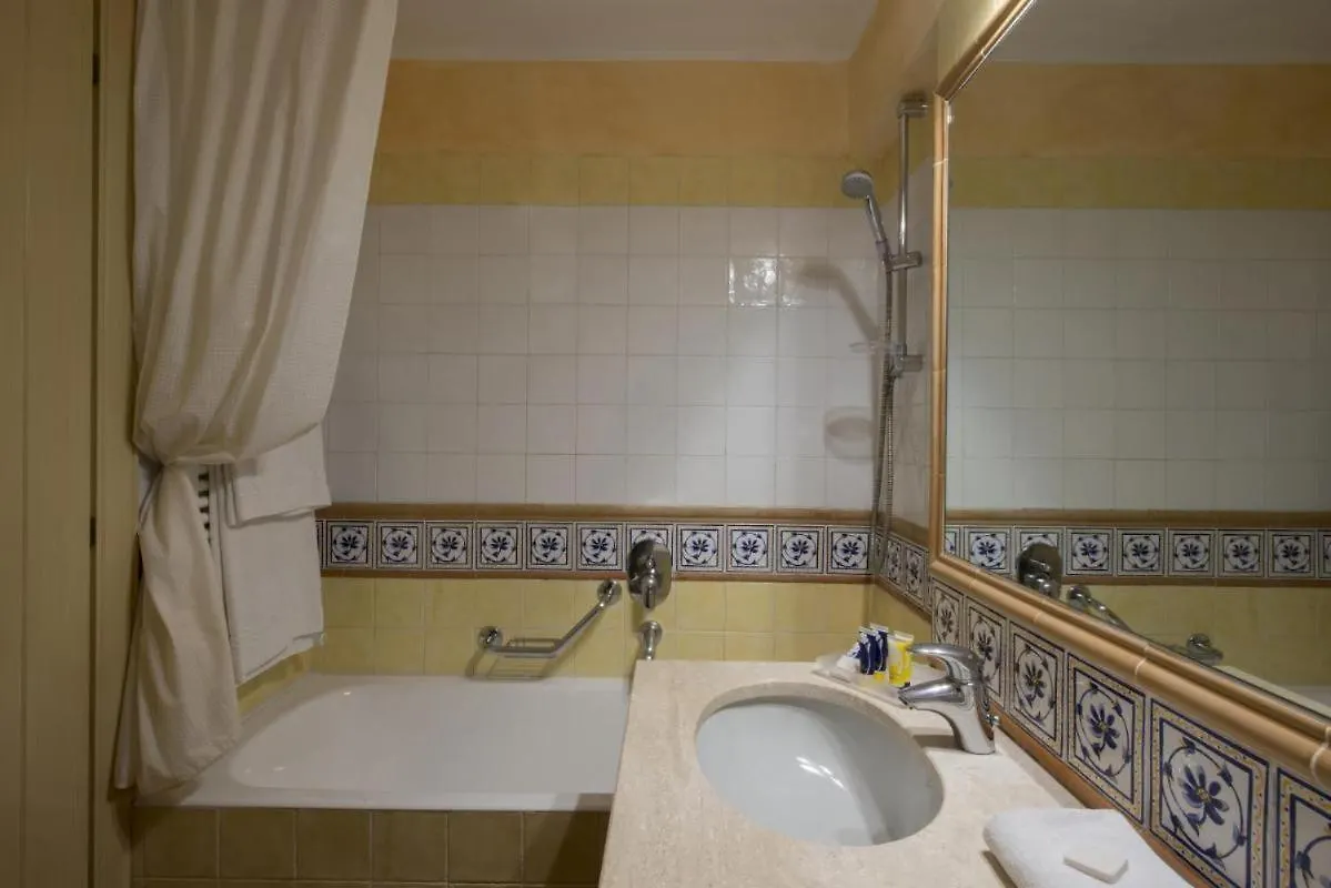 Tranquil Lantana Resort 2 Bedroom Apartments For 7 People Pula 0*,