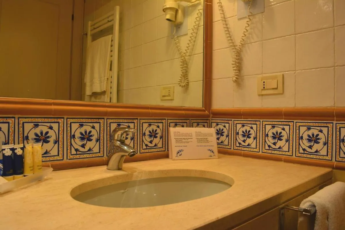 Tranquil Lantana Resort 2 Bedroom Apartments For 7 People Pula