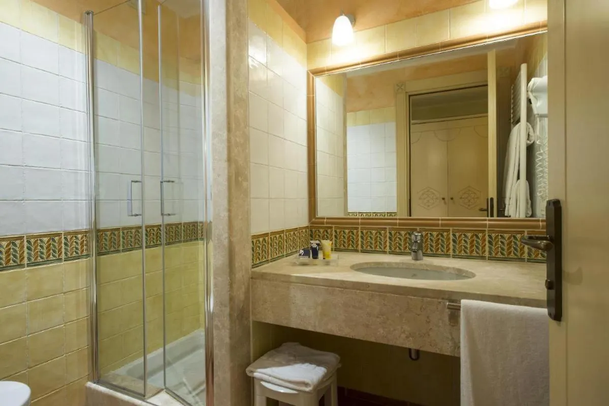 Tranquil Lantana Resort 2 Bedroom Apartments For 7 People Pula 0*,  Italien